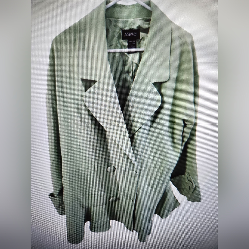 Spring Green Pantsuit - Picture 2 of 9